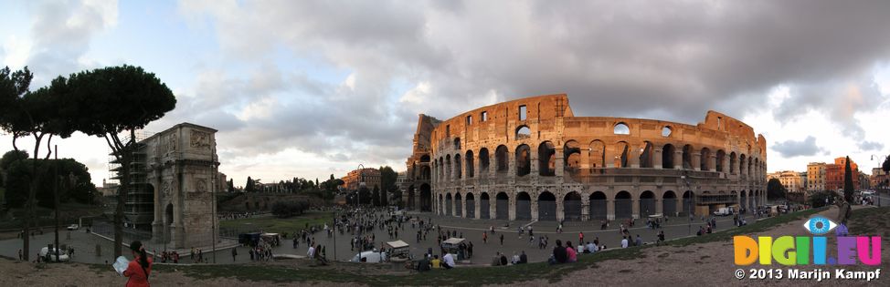 SX31186-93 Colosseum and arch of Constantine